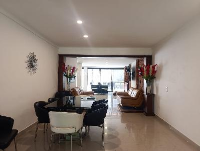 Casa en arriendo en El Poblado, Medellín · foto 3 de 19