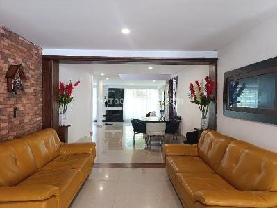 Casa en arriendo en El Poblado, Medellín · foto 5 de 19