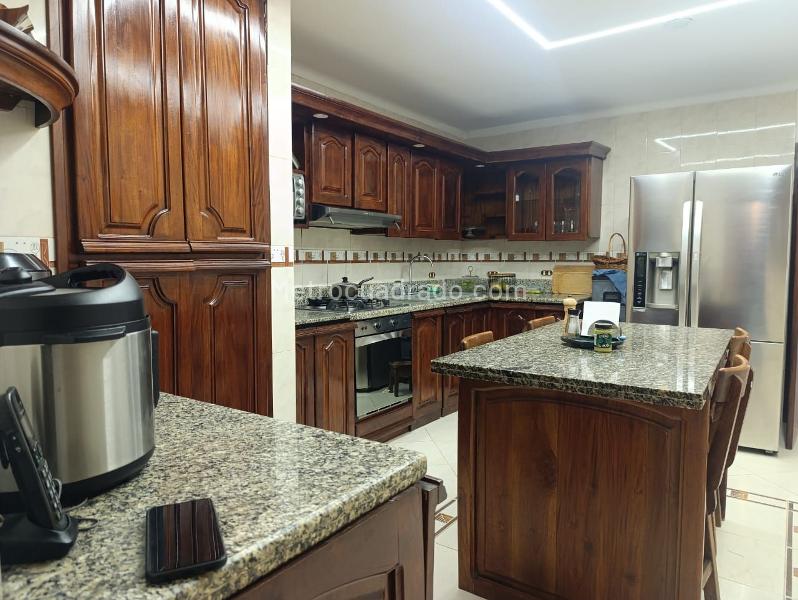 Furnished 4BR House with Jacuzzi in El Poblado - 8