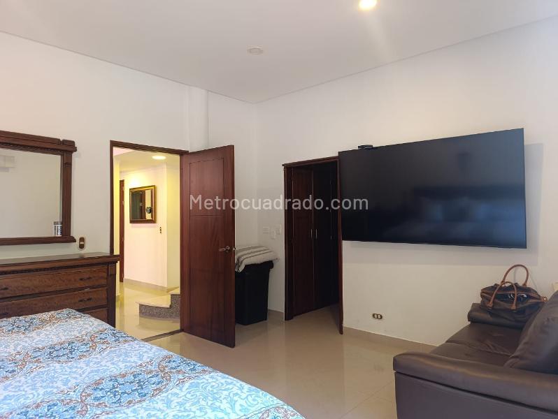 Furnished 4BR House with Jacuzzi in El Poblado - 9