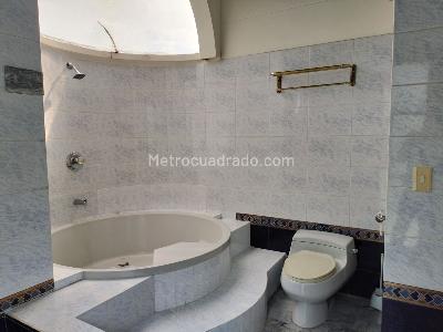 Casa en arriendo en El Poblado, Medellín · foto 16 de 18