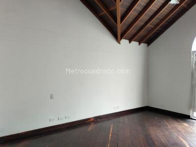 Casa en arriendo en El Poblado, Medellín · foto 2 de 18