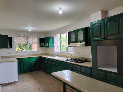Casa en arriendo en El Poblado, Medellín · foto 7 de 18