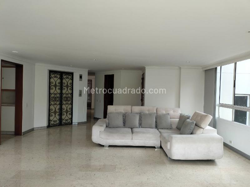 Spacious 3BR Apartment with Marble Floors in El Poblado