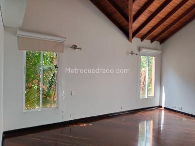 Casa de 4 alcobas en venta en El Poblado, Medellín, 480 m² · foto 16 de 20