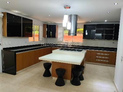 Casa de 4 alcobas en venta en El Poblado, Medellín, 480 m² · foto 4 de 20