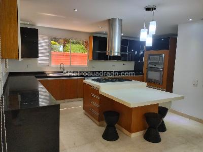 Casa de 4 alcobas en venta en El Poblado, Medellín, 480 m² · foto 6 de 20