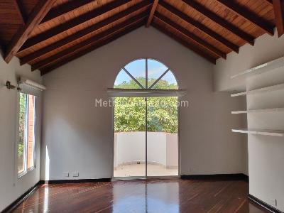 Casa de 4 alcobas en venta en El Poblado, Medellín, 480 m² · foto 9 de 20