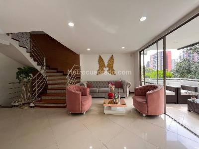Casa de 4 alcobas en venta en Envigado, Envigado, 280 m² · foto 2 de 20