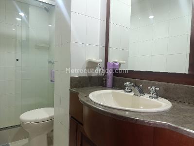 Apartamento de 3 alcobas en venta en El Poblado, Medellín, 160 m² · foto 18 de 19