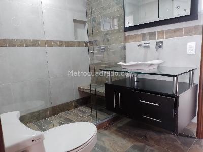 Apartamento de 4 alcobas en arriendo en El Poblado, Medellín, 468 m² · foto 16 de 19