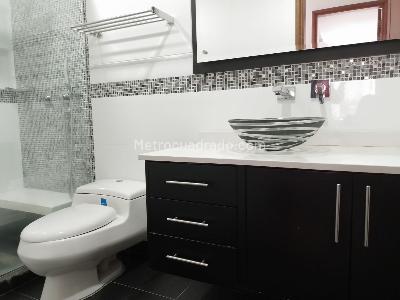 Apartamento de 4 alcobas en arriendo en El Poblado, Medellín, 468 m² · foto 17 de 19