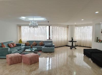 Apartamento de 4 alcobas en arriendo en El Poblado, Medellín, 468 m² · foto 3 de 19