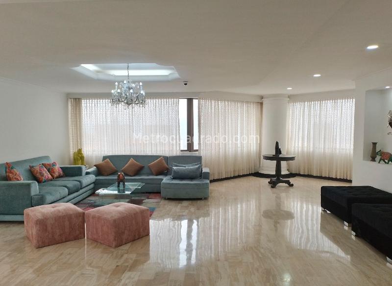Elegant 4BR Apartment with Private Pool in El Poblado - 3