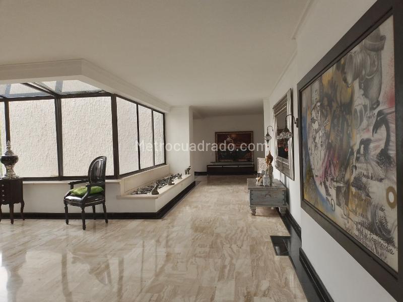Elegant 4BR Apartment with Private Pool in El Poblado - 5