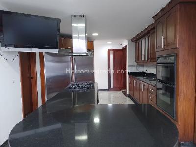 Apartamento de 4 alcobas en arriendo en El Poblado, Medellín, 468 m² · foto 9 de 19