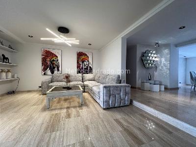 Apartamento en arriendo en El Poblado, Medellín · foto 2 de 19