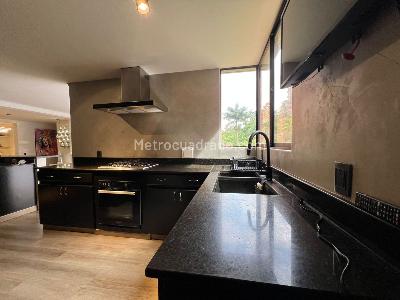 Apartamento en arriendo en El Poblado, Medellín · foto 4 de 19