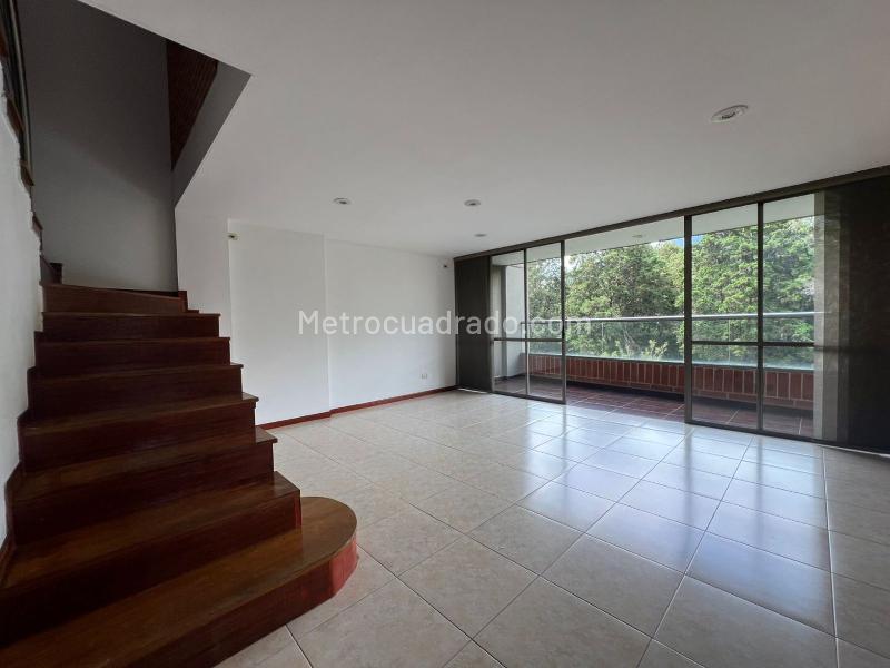 3BR Apartment for Rent and Sale with Balcony in El Poblado - 3