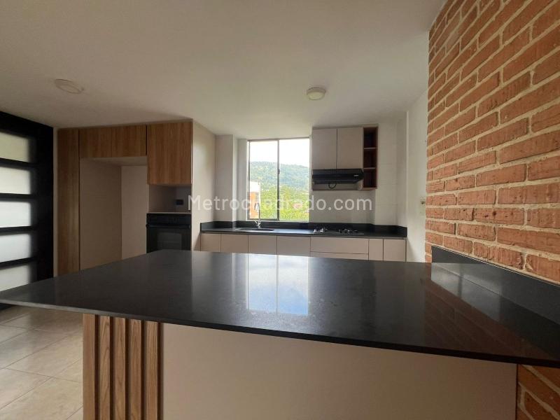 3BR Apartment for Rent and Sale with Balcony in El Poblado - 5