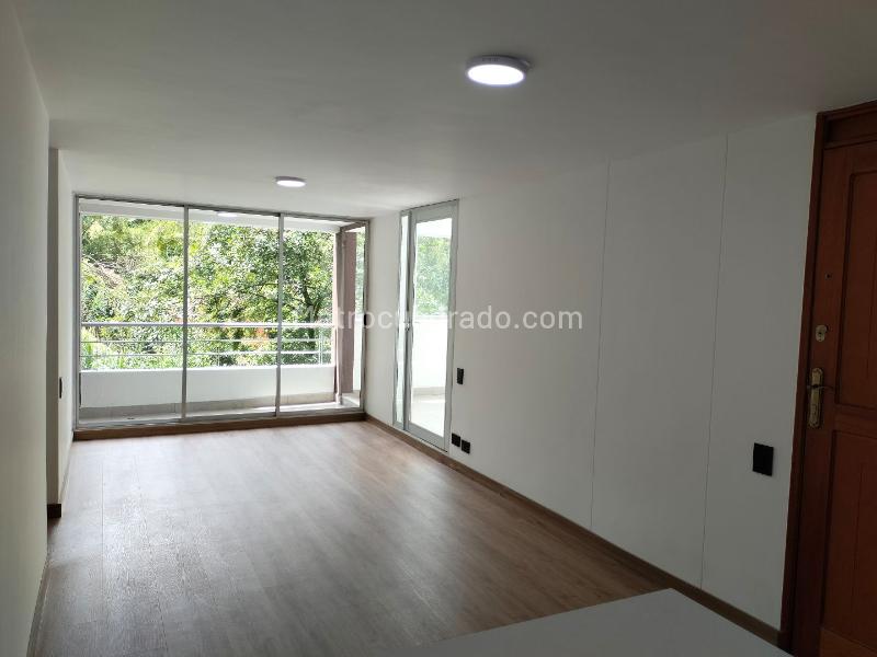 Cozy 3BR Apartment with Pool in El Poblado - 2