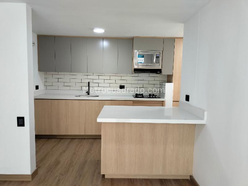 Cozy 3BR Apartment with Pool in El Poblado - 4