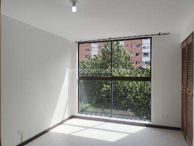Apartamento de 2 alcobas en arriendo en El Poblado, Medellín, 84 m² · foto 12 de 15