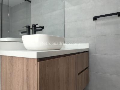 Apartamento de 2 alcobas en arriendo en El Poblado, Medellín, 84 m² · foto 14 de 15