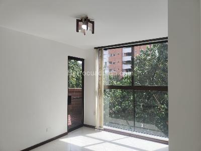 Apartamento de 2 alcobas en arriendo en El Poblado, Medellín, 84 m² · foto 4 de 15
