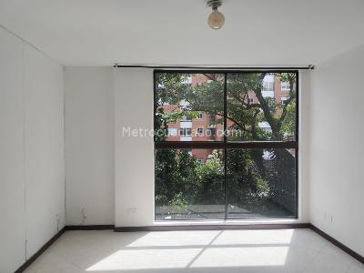 Apartamento de 2 alcobas en arriendo en El Poblado, Medellín, 84 m² · foto 8 de 15