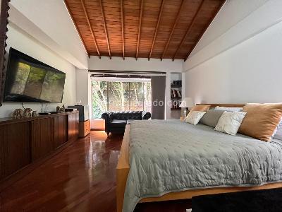 Casa de 5 alcobas en venta en El Poblado, Medellín, 287 m² · foto 10 de 20