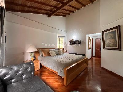 Casa de 5 alcobas en venta en El Poblado, Medellín, 287 m² · foto 11 de 20