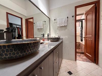 Casa de 5 alcobas en venta en El Poblado, Medellín, 287 m² · foto 16 de 20