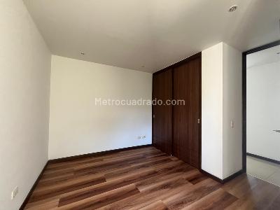 Apartamento de 3 alcobas en arriendo en El Castillo, Medellín, 115 m² · foto 13 de 17