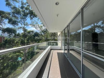 Apartamento de 3 alcobas en arriendo en El Castillo, Medellín, 115 m² · foto 16 de 17