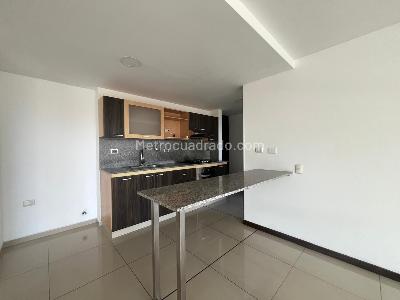 Apartamento de 3 alcobas en arriendo en El Castillo, Medellín, 115 m² · foto 6 de 17