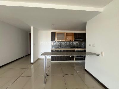 Apartamento de 3 alcobas en arriendo en El Castillo, Medellín, 115 m² · foto 7 de 17