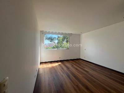 Apartamento de 3 alcobas en arriendo en El Castillo, Medellín, 115 m² · foto 8 de 17