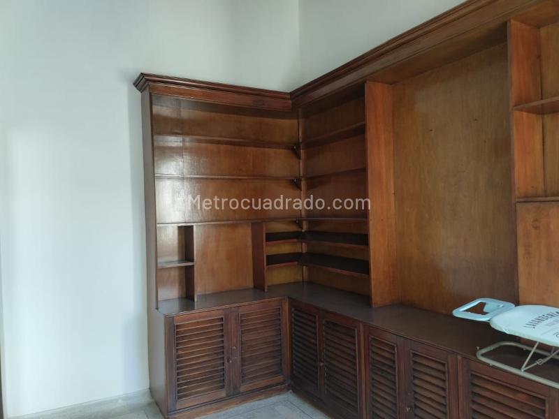 Apartamento de 3 Alcobas con Estudio y Parqueadero Cubierto en El Poblado - 7