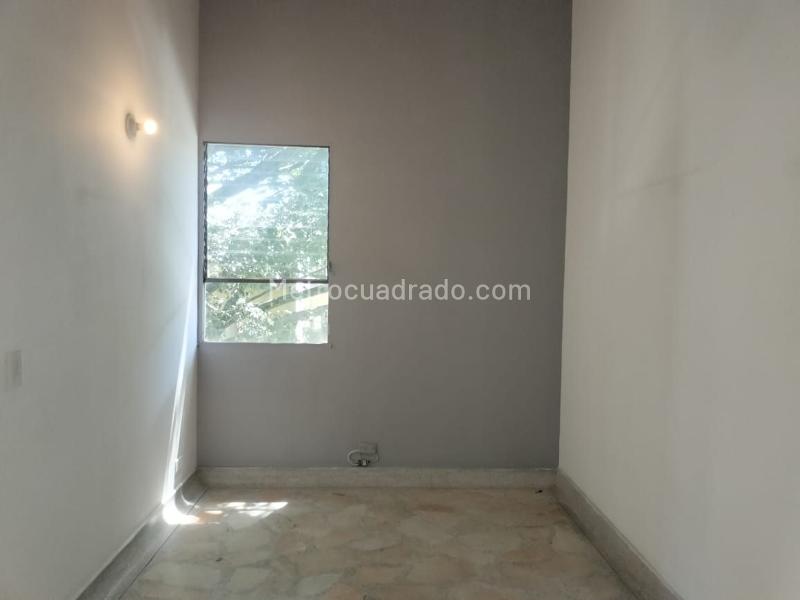 Apartamento de 3 Alcobas con Estudio y Parqueadero Cubierto en El Poblado - 8