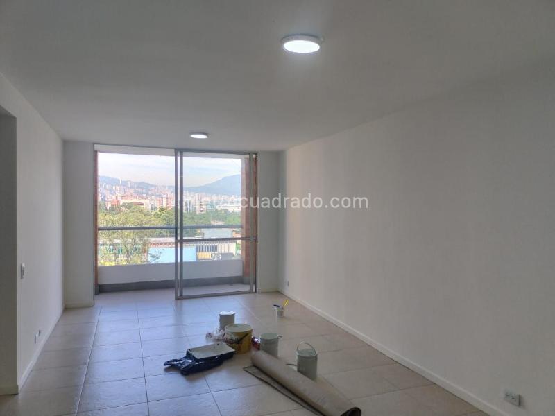 Apartamento de 2 Alcobas en El Poblado con Gimnasio - 2