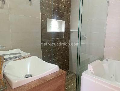 Apartamento de 3 alcobas en arriendo en Los Balsos, Medellín, 120 m² · foto 18 de 19