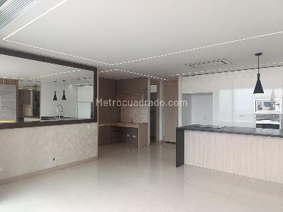 Apartamento de 3 alcobas en arriendo en Los Balsos, Medellín, 120 m² · foto 3 de 19