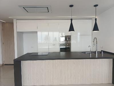 Apartamento de 3 alcobas en arriendo en Los Balsos, Medellín, 120 m² · foto 4 de 19