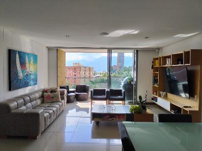 Apartamento en venta en El Poblado, Medellín · foto 2 de 19