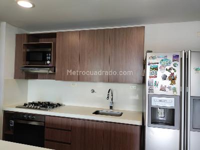 Apartamento en venta en El Poblado, Medellín · foto 7 de 19