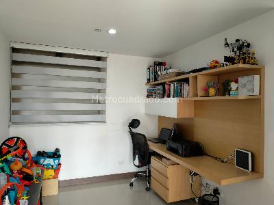 Apartamento en venta en El Poblado, Medellín · foto 8 de 19