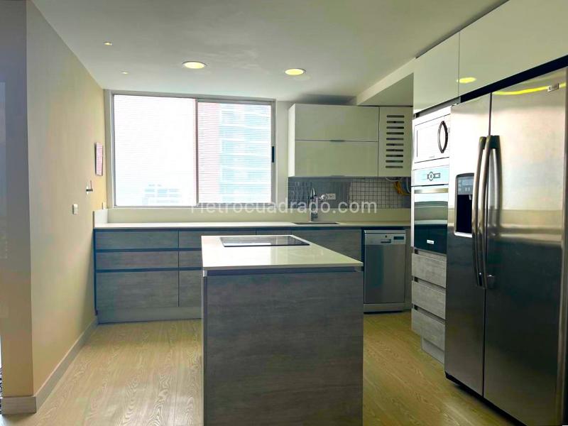 Spacious 3BR Duplex Apartment in El Poblado - 5