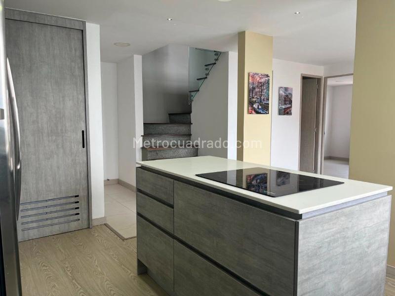 Spacious 3BR Duplex Apartment in El Poblado - 6