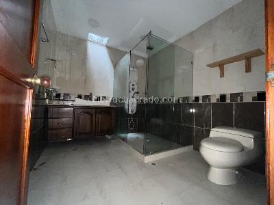 Casa de 4 alcobas en arriendo en Los Balsos No2, Medellín, 300 m² · foto 14 de 17